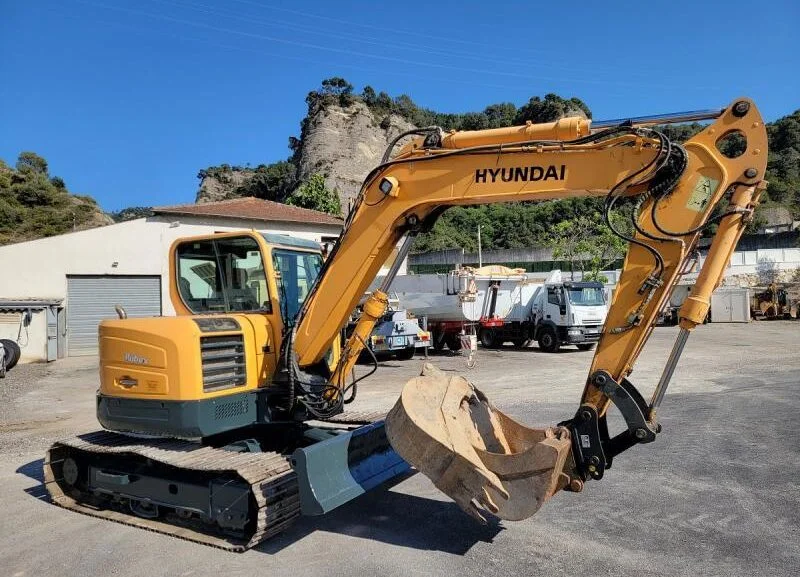 Hyundai R80