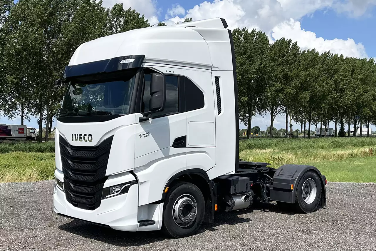 Iveco S-Way AS440S43T